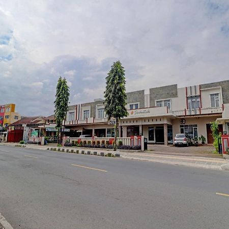 Oyo 90347 Hotel Srikandi Syariah Tasikmalaya Zewnętrze zdjęcie