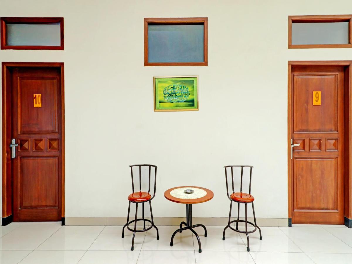 Oyo 90347 Hotel Srikandi Syariah Tasikmalaya Zewnętrze zdjęcie