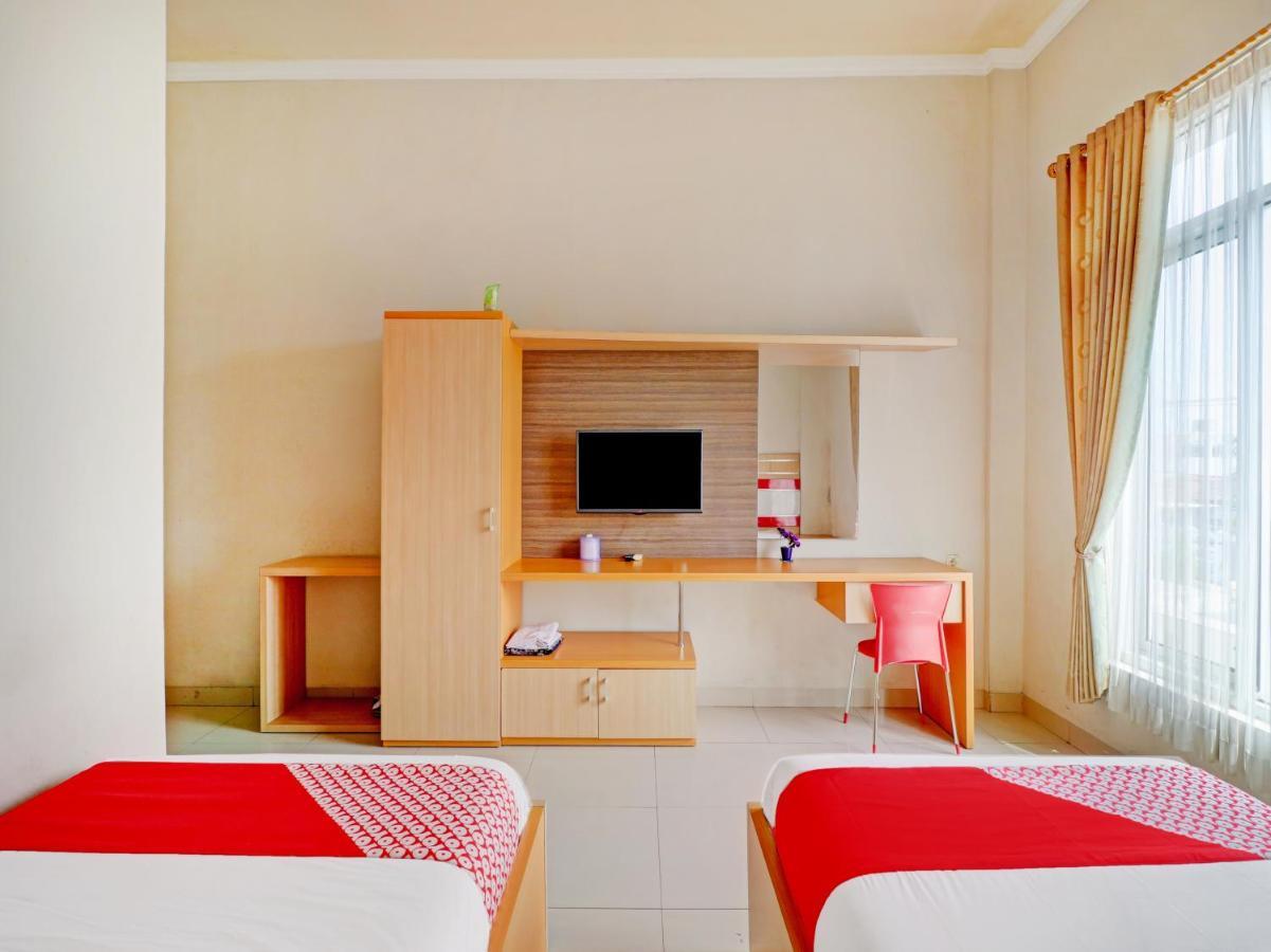 Oyo 90347 Hotel Srikandi Syariah Tasikmalaya Zewnętrze zdjęcie