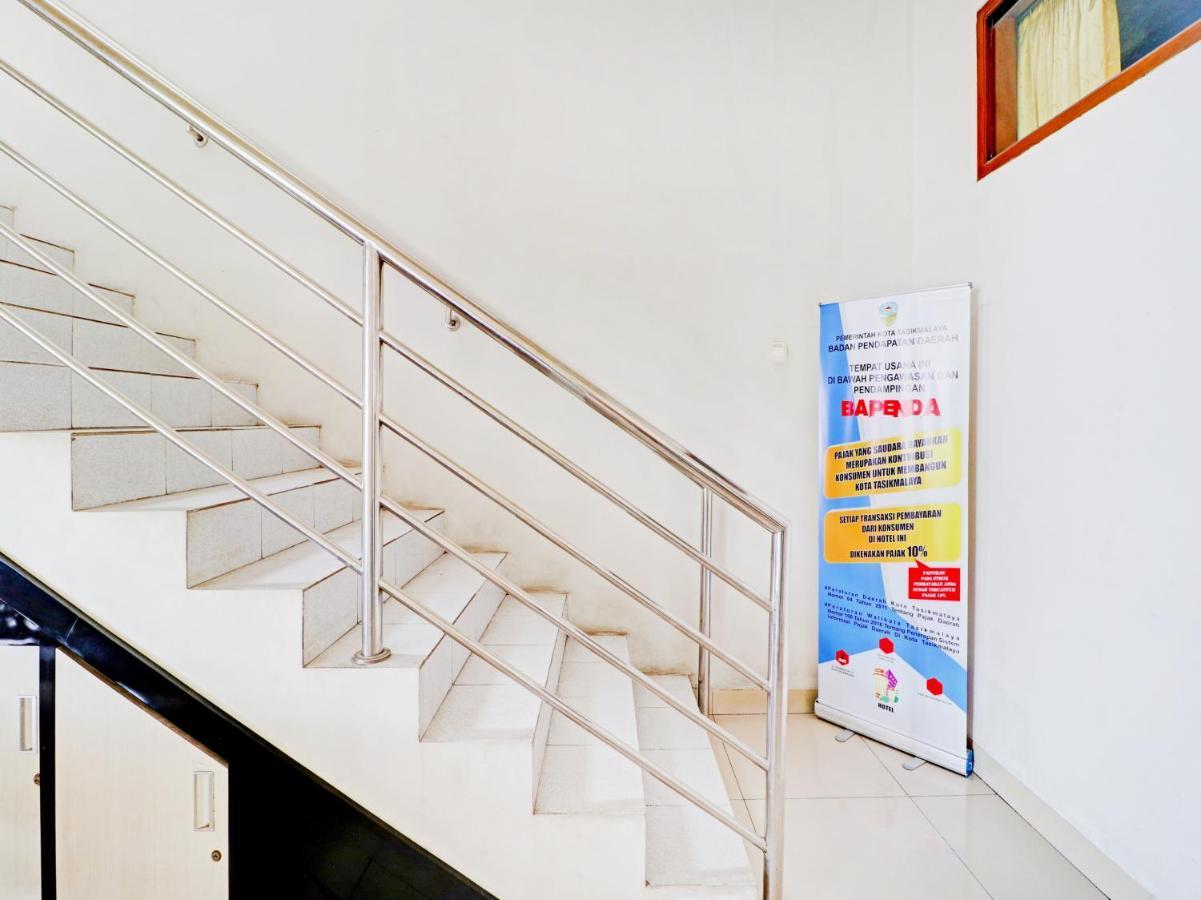 Oyo 90347 Hotel Srikandi Syariah Tasikmalaya Zewnętrze zdjęcie